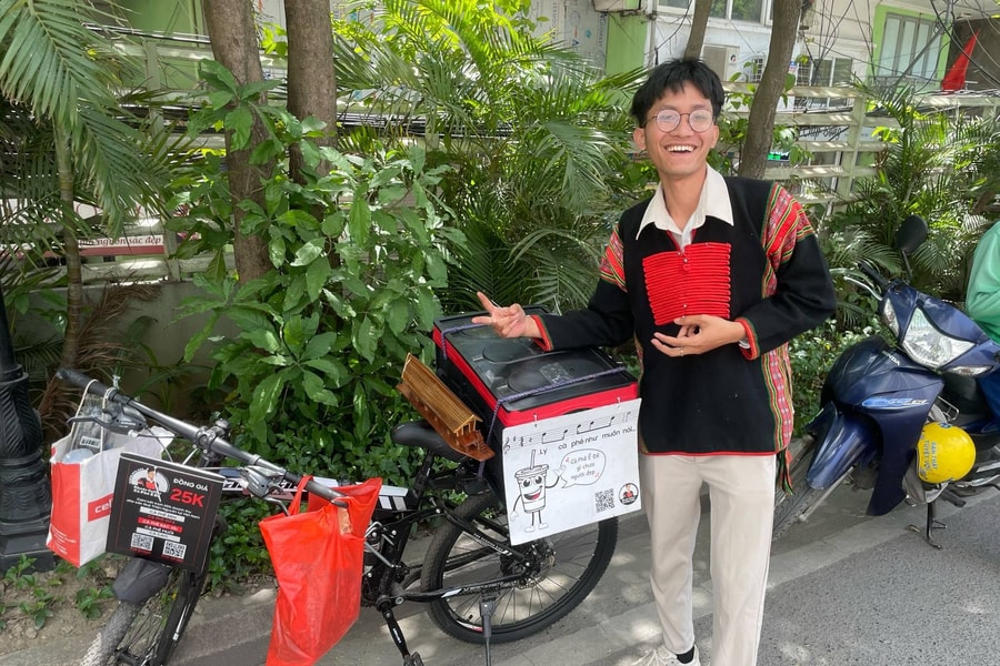 Chàng trai Ê Đê làm điều khác biệt nơi phố cổ Hà Nội