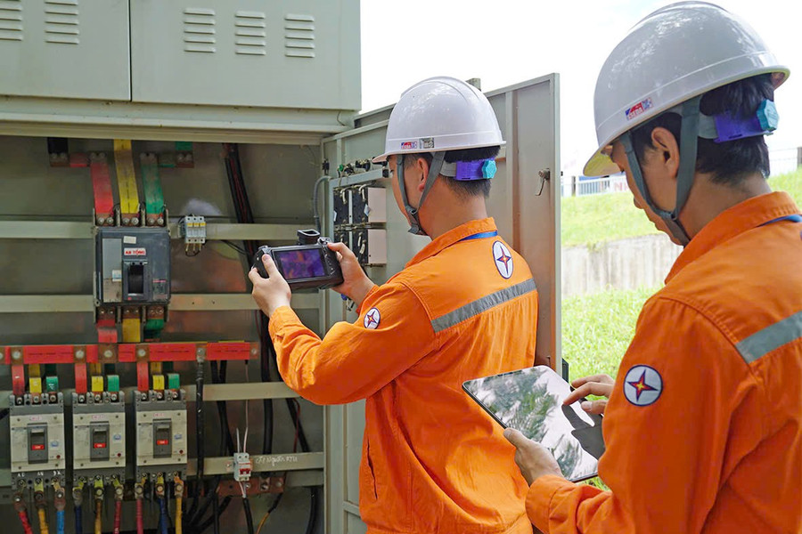 Công nghệ số giúp EVNNPC kéo giảm tổn thất điện năng