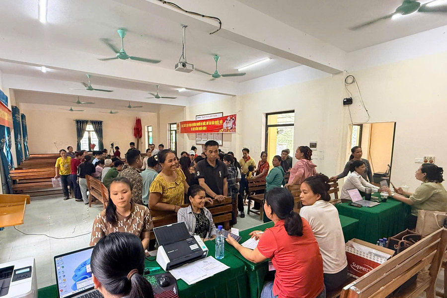 Mang “một cửa” lên bản biên giới: Có người gần 70 tuổi mới được khai sinh