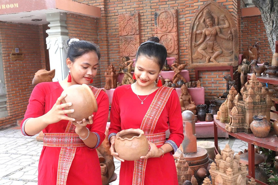 Tưng bừng các hoạt động Ngày hội Văn hóa dân tộc Chăm