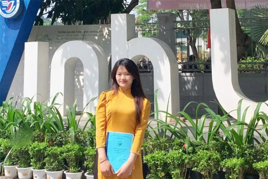 Giọt nước mắt ngày trúng tuyển: Cô bé vùng biên viết tiếp giấc mơ nhờ “cha nuôi Biên phòng”