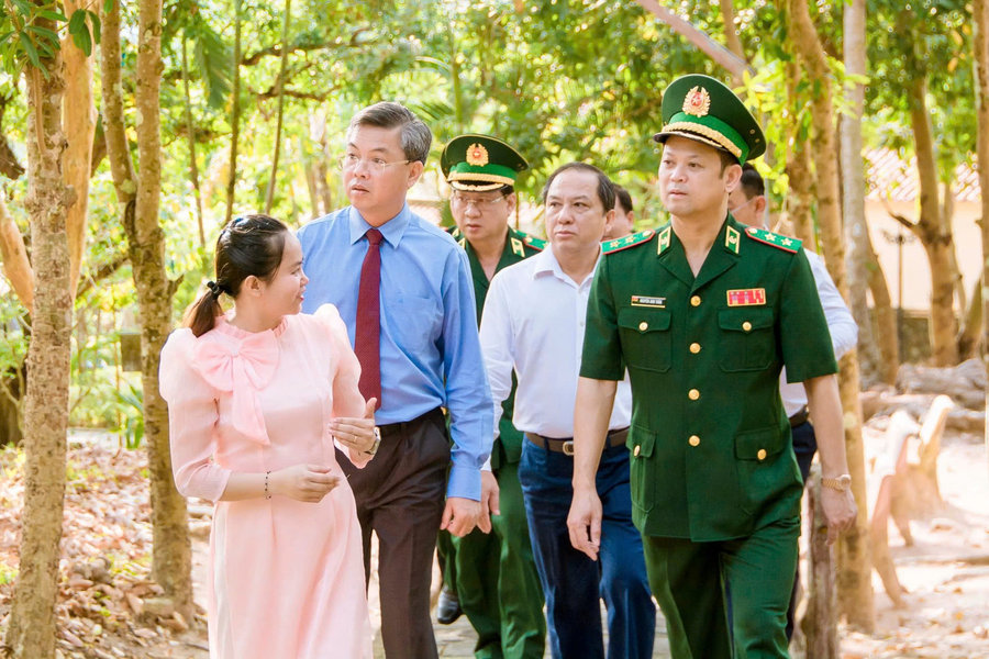 Bộ đội Biên phòng cùng đồng bào các dân tộc bước vào không gian số