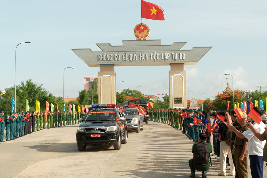 An Giang: Đón những người lính mang đồng đội trở về