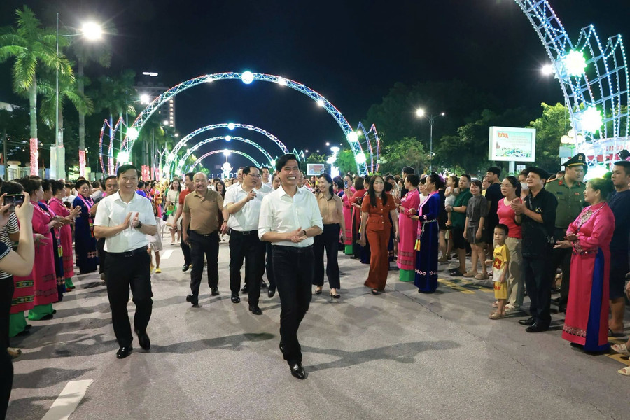 Khai trương Không gian văn hóa đường Hùng Vương