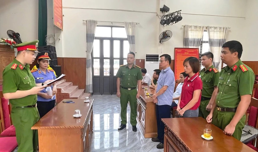 Để ngoài sổ sách 1,4 tỷ đồng để chi tiêu, 4 cựu cán bộ xã ở Ninh Bình bị khởi tố