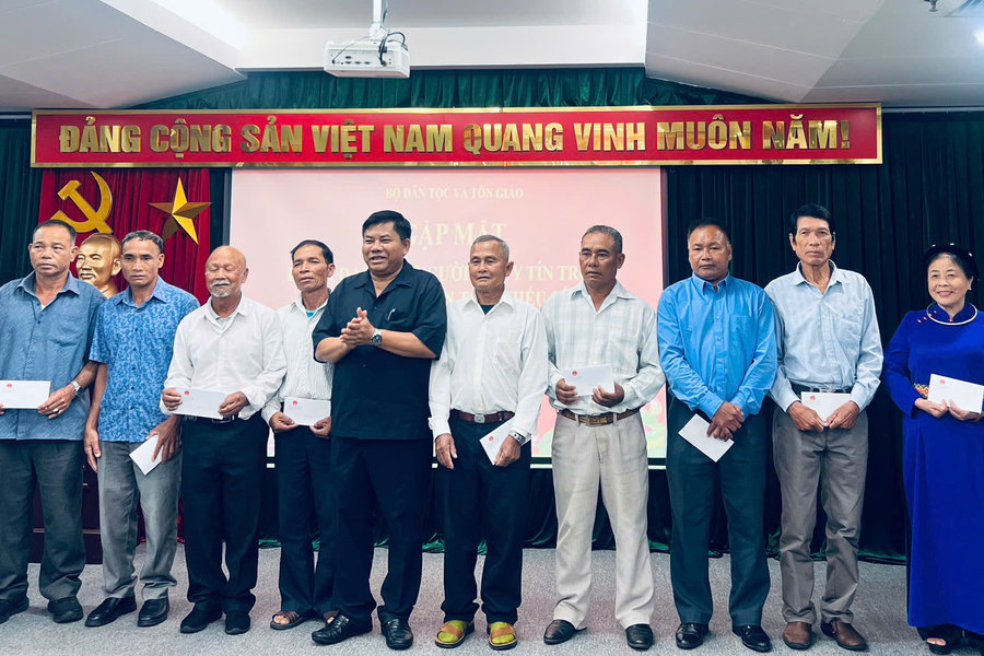 Vai trò Người có uy tín càng rõ nét khi chính quyền địa phương 2 cấp vận hành