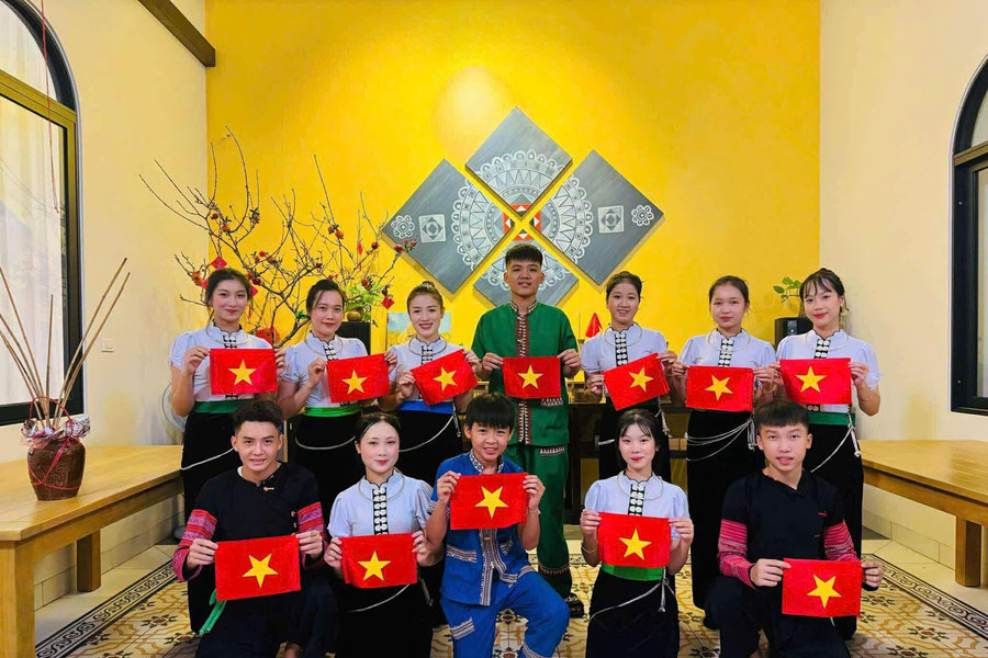 Nhịp trống nâng bước xòe Thái của cậu trò nhỏ ở Mai Hạ