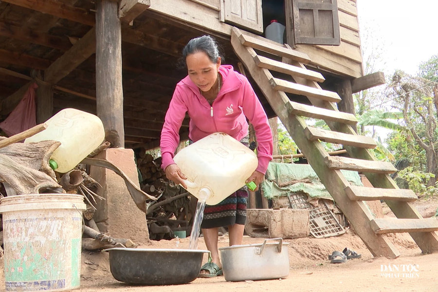 Nhìn trúng điểm nghẽn đặc thù để thực hiện chính sách dân tộc: “Khát” giữa đầu nguồn