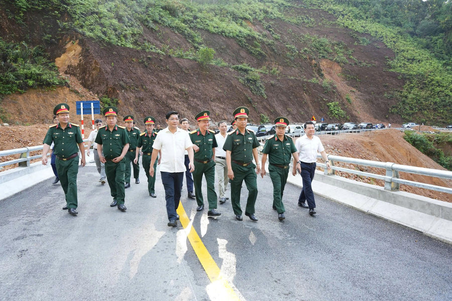 Tuyến đường Nam Đông - A Lưới đưa vào sử dụng, kết nối vùng cao TP Huế