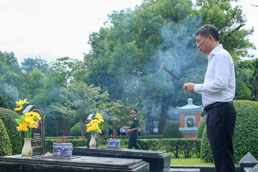 Khuyến khích mỗi tỉnh có 1 đền thờ liệt sĩ, nâng trợ cấp người có công