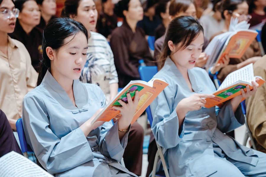 “Thị trường lừa đảo” dưới lớp áo tâm linh