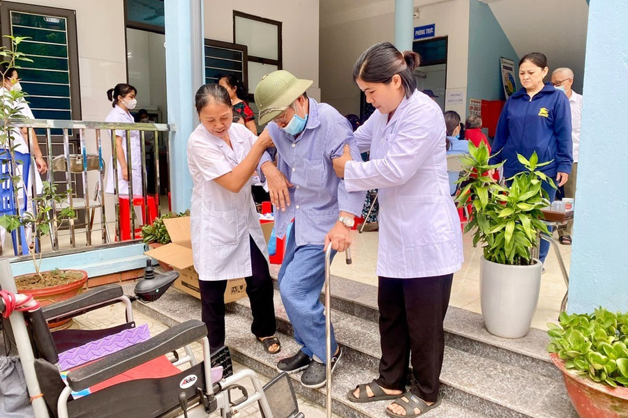 Thái Nguyên đề xuất hỗ trợ gần 2 triệu đồng/tháng cho nhân viên y tế thôn bản