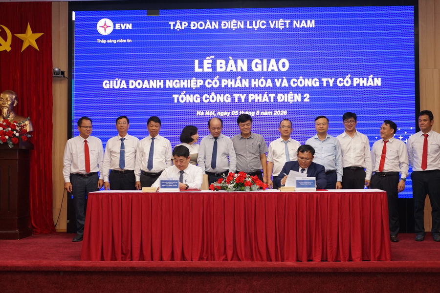 EVN hoàn tất bàn giao doanh nghiệp cổ phần hóa cho EVNGENCO2