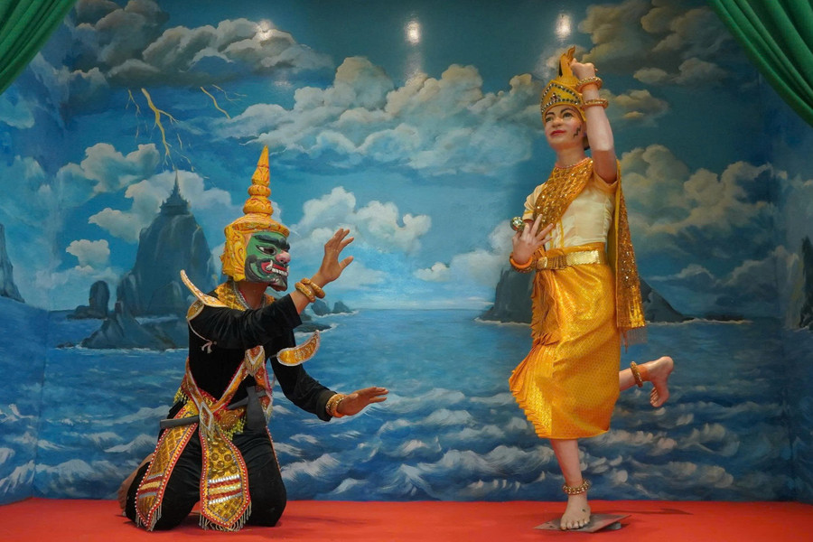 Hơn 800 hiện vật kể chuyện đời sống dân tộc Khmer
