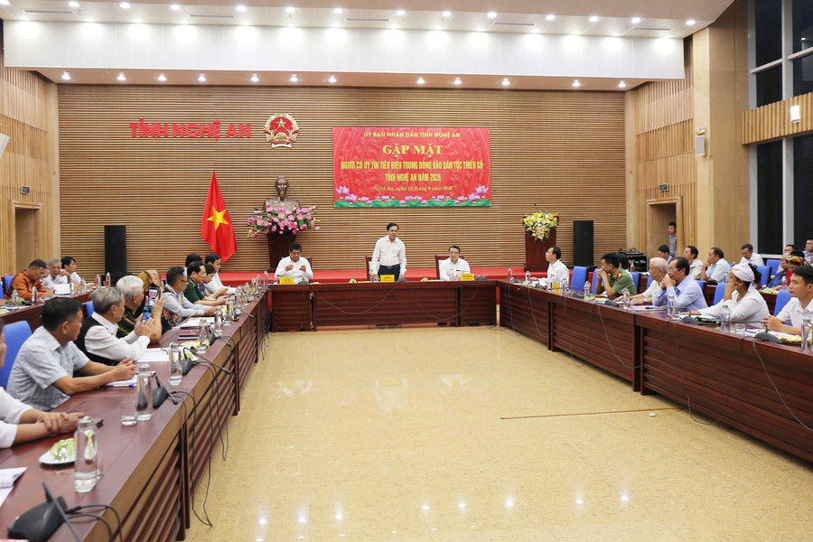 Chủ tịch UBND tỉnh Nghệ An: Kỳ vọng Người có uy tín tiếp tục là “hạt nhân” ở bản làng