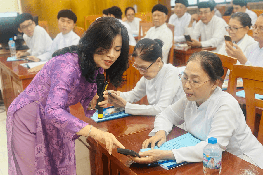TP. Hồ Chí Minh: Phát huy vai trò Người có uy tín, chức sắc, chức việc trong tuyên truyền chính sách