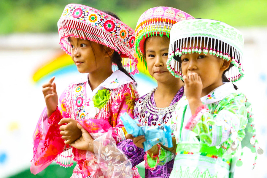 Năm học mới của những đứa trẻ người Mông giữa núi rừng Thái Nguyên