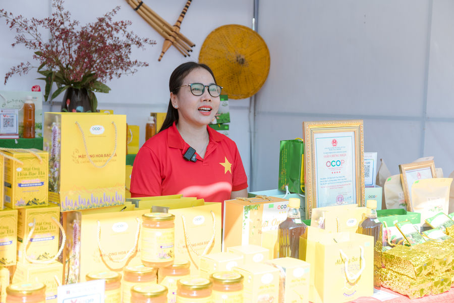 Phó Chủ tịch xã lên sóng livestream, nông sản Yên Minh chốt trăm đơn hàng
