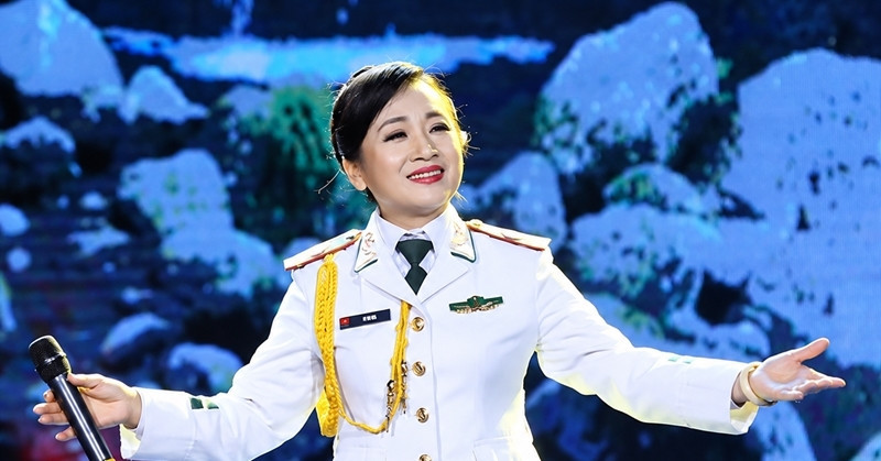 Đại tá, NSND Vi Hoa: Đón cặp song sinh ở tuổi 40 và hậu phương của người lính