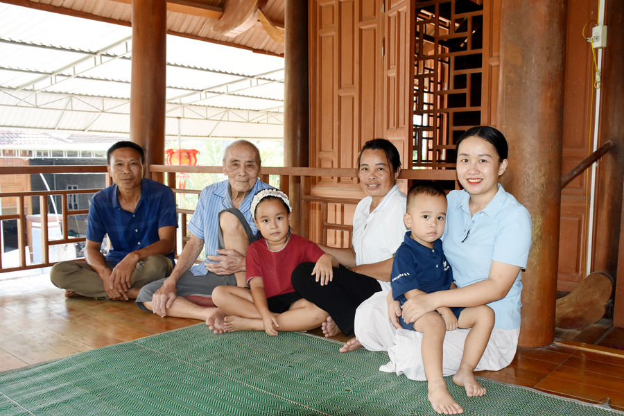 Người đảng viên 106 tuổi an vui dưới mái nhà "tứ đại đồng đường"
